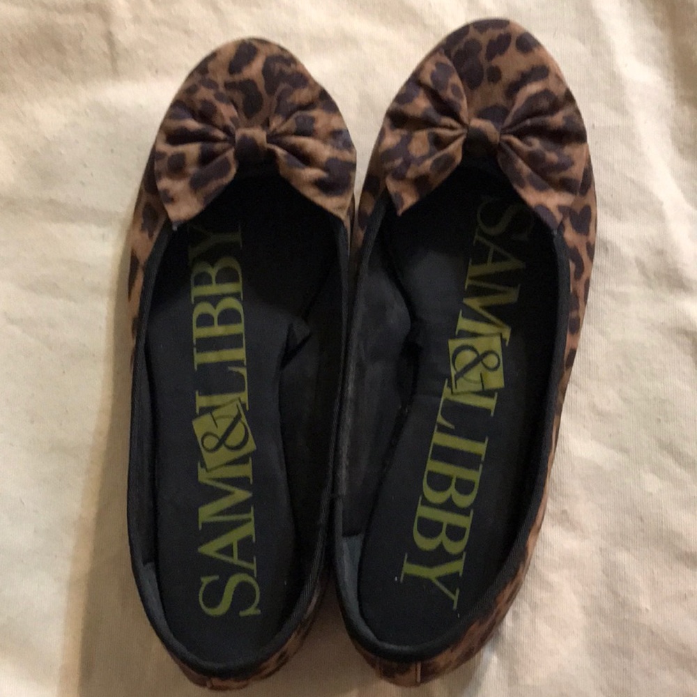 Leopard print bow flats